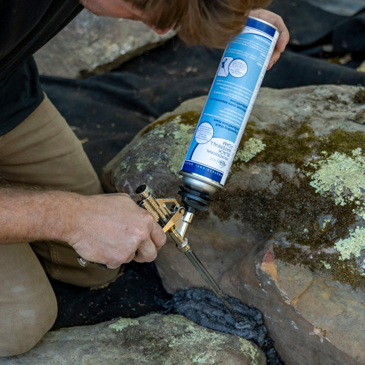 Aquascape Professional Black Waterfall Foam Sealant for Streams and Waterfalls, Fills Gaps Between Rock and Boulder to Direct Flow, Fast Drying Polyurethane Expanding Foam, 30096